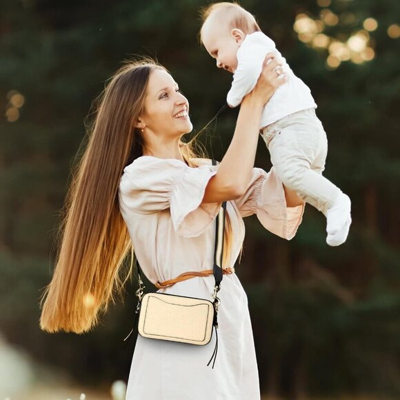 Women Leather Crossbody Bag Compact Capacity Stylish Zipper Closure - Picture 2 of 7